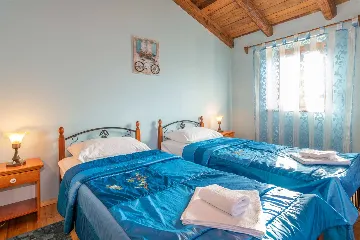 Šišan Istrian Stone House for Up to 5 Guests