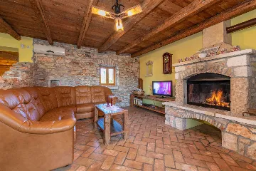 Šišan Istrian Stone House for Up to 5 Guests