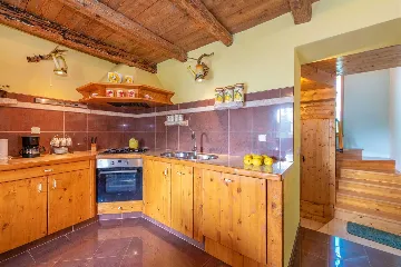 Šišan Istrian Stone House for Up to 5 Guests