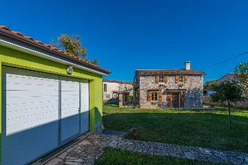 Šišan Istrian Stone House for Up to 5 Guests