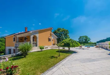 3-Bedroom House with Pool in Pazin, Croatia