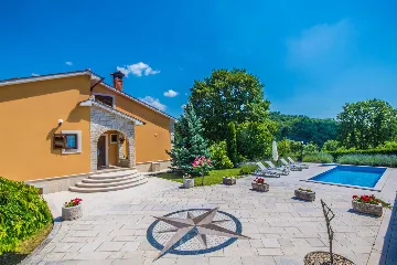 3-Bedroom House with Pool in Pazin, Croatia