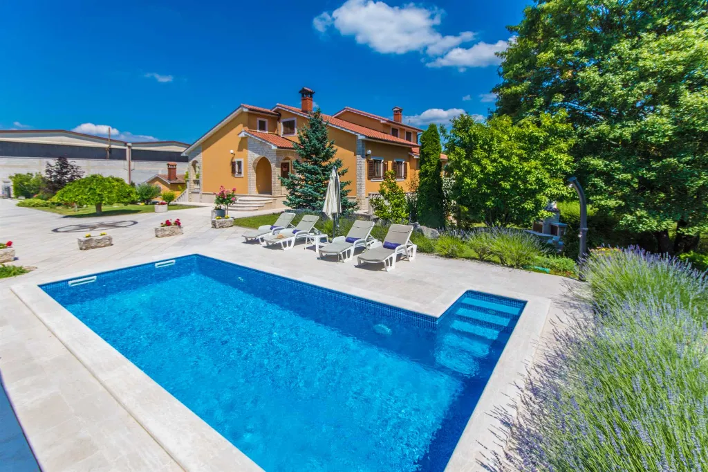 3-Bedroom House with Pool in Pazin, Croatia