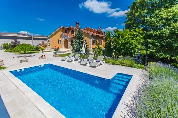 3-Bedroom House with Pool in Pazin, Croatia
