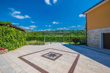 3-Bedroom House with Pool in Pazin, Croatia