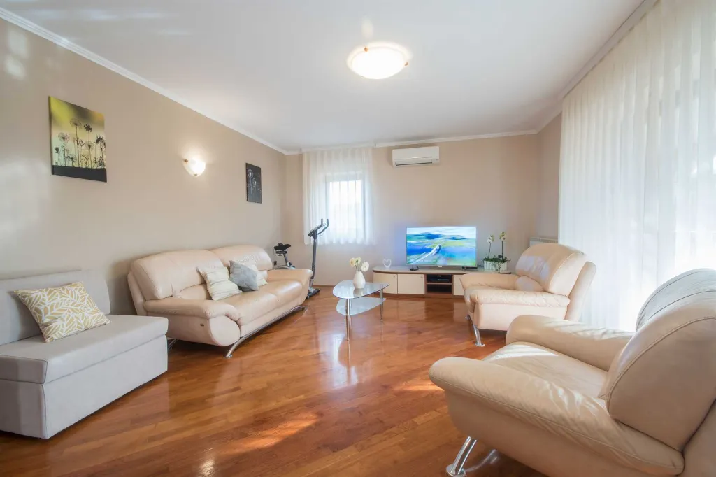 3-Bedroom House with Pool in Pazin, Croatia
