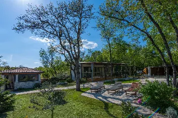 2-Bedroom House with Private Pool in Labin