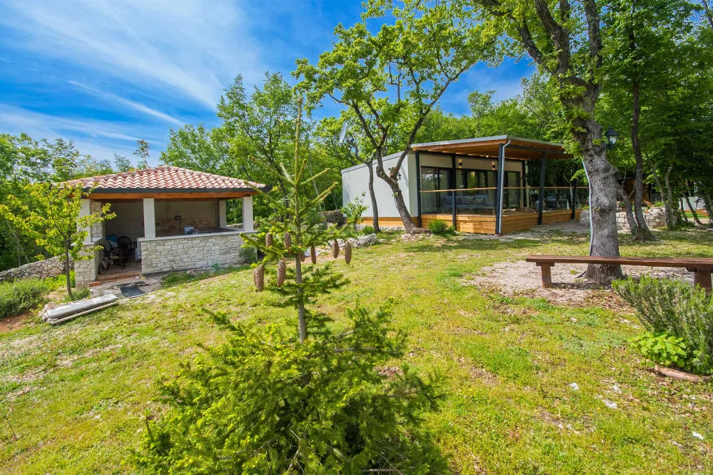 2-Bedroom House with Private Pool in Labin