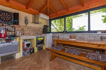 2-Bedroom House with Private Pool in Labin