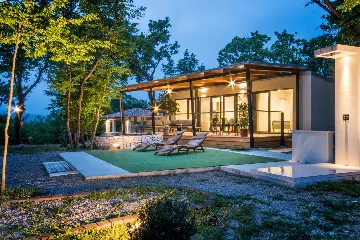 2-Bedroom House with Private Pool in Labin