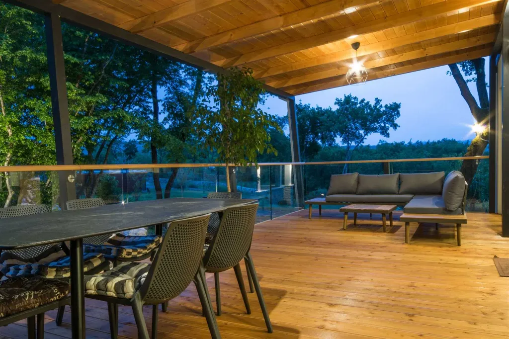 2-Bedroom House with Private Pool in Labin