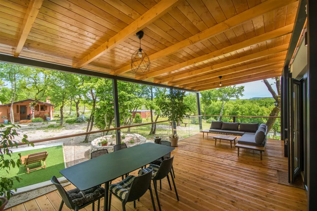 2-Bedroom House with Private Pool in Labin