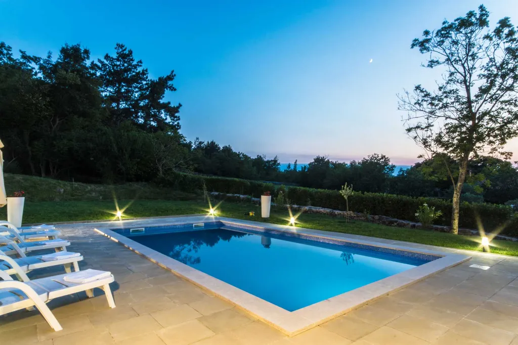 3-Bedroom House with Pool in Labin for Up to 8