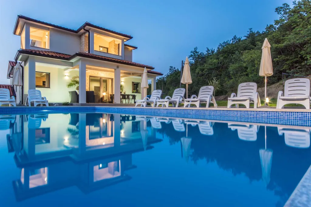 3-Bedroom House with Pool in Labin for Up to 8