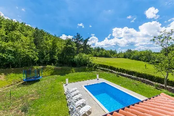 3-Bedroom House with Pool in Labin for Up to 8