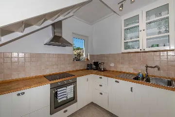 Labin House with 3 Bedrooms, Sleeps 7