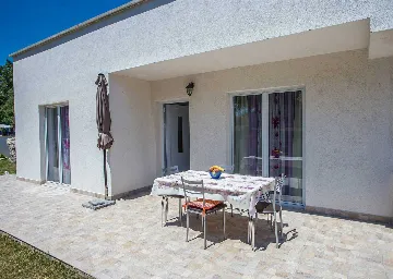 4-Bedroom House for Up to 10 Guests in Labin