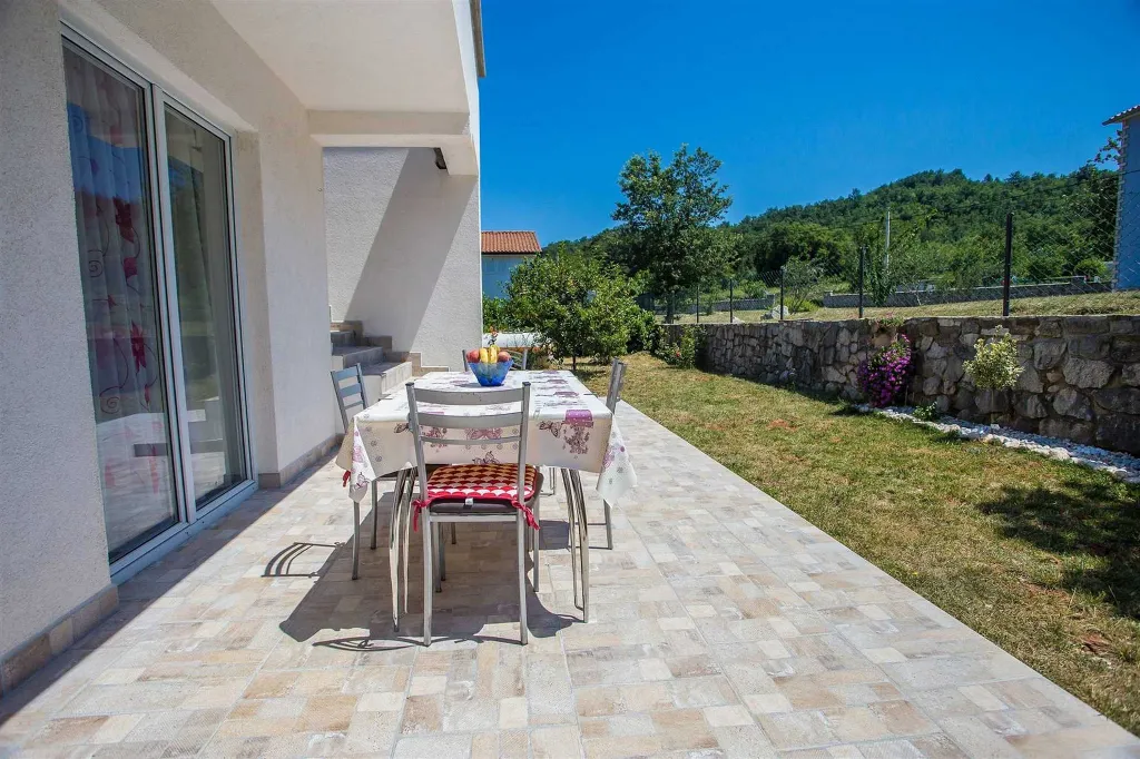 4-Bedroom House for Up to 10 Guests in Labin