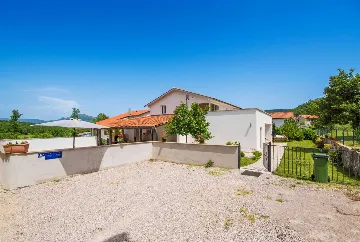 4-Bedroom House for Up to 10 Guests in Labin