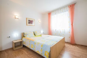 4-Bedroom House for Up to 10 Guests in Labin