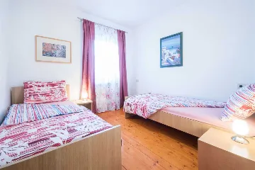 4-Bedroom House for Up to 10 Guests in Labin