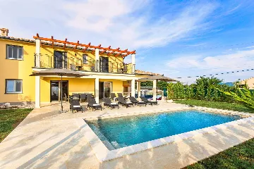4-Bedroom House in Nedešćina for up to 9 Guests