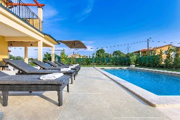 4-Bedroom House in Nedešćina for up to 9 Guests