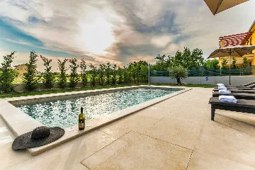 4-Bedroom House in Nedešćina for up to 9 Guests