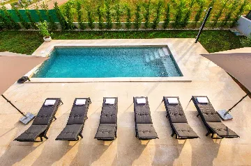 4-Bedroom House in Nedešćina for up to 9 Guests