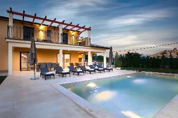 4-Bedroom House in Nedešćina for up to 9 Guests