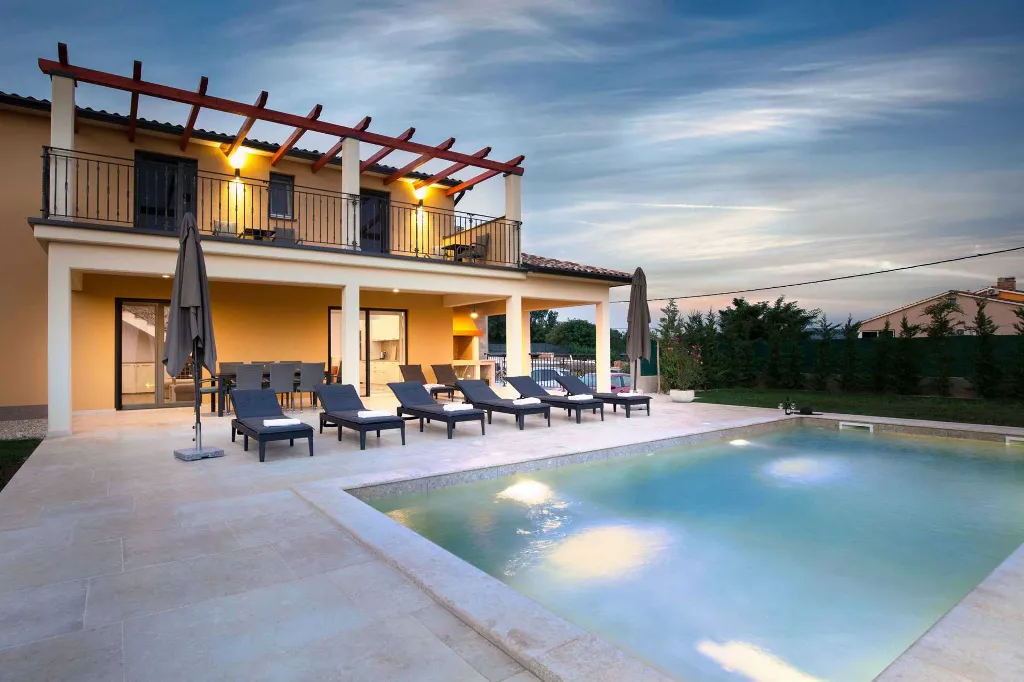 4-Bedroom House in Nedešćina for up to 9 Guests
