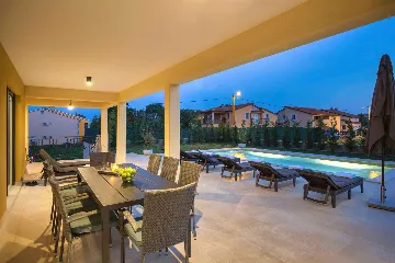 4-Bedroom House in Nedešćina for up to 9 Guests