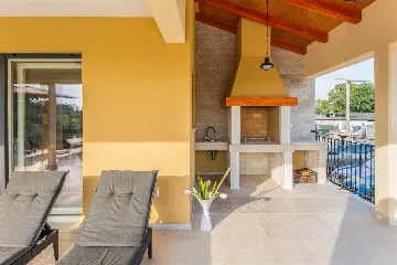 4-Bedroom House in Nedešćina for up to 9 Guests