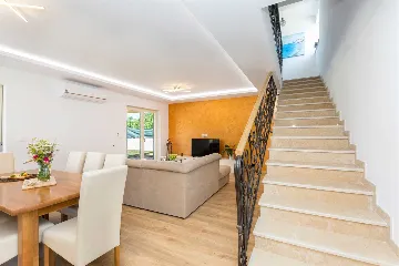 4-Bedroom House in Nedešćina for up to 9 Guests
