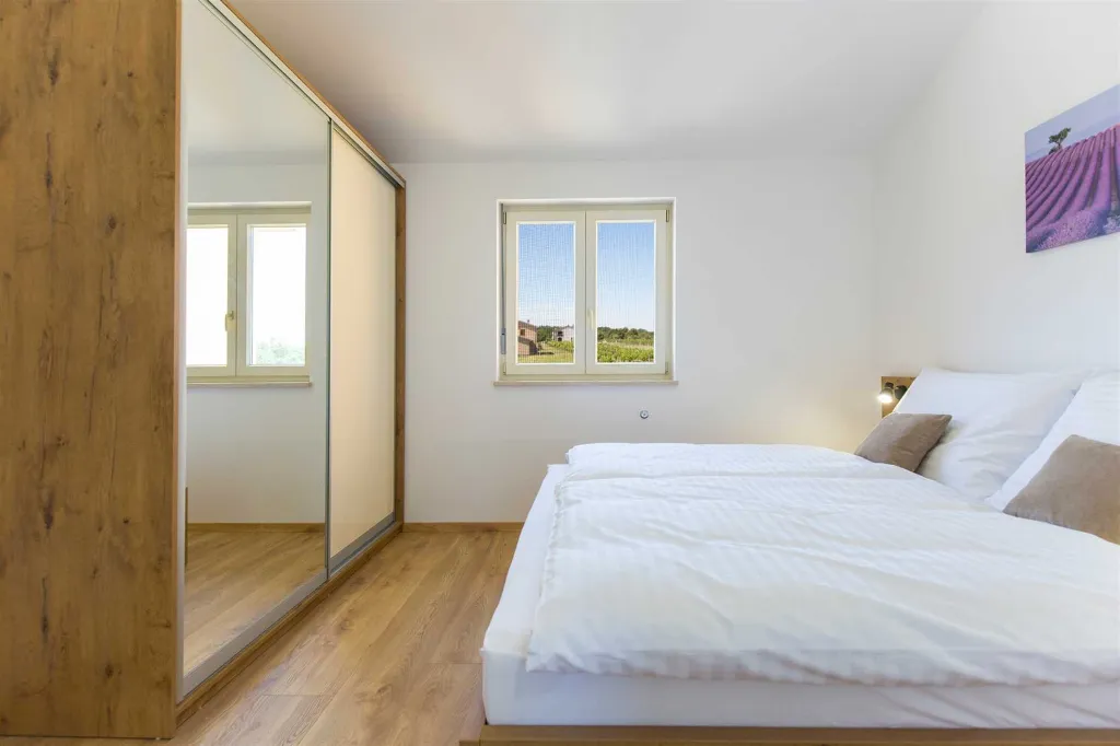 4-Bedroom House in Nedešćina for up to 9 Guests