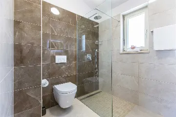 4-Bedroom House in Nedešćina for up to 9 Guests