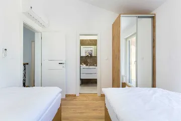 4-Bedroom House in Nedešćina for up to 9 Guests