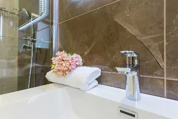 4-Bedroom House in Nedešćina for up to 9 Guests