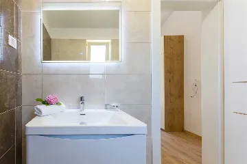 4-Bedroom House in Nedešćina for up to 9 Guests