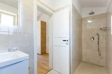4-Bedroom House in Nedešćina for up to 9 Guests