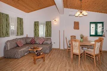 Pet-Friendly House with Private Pool in Pazin