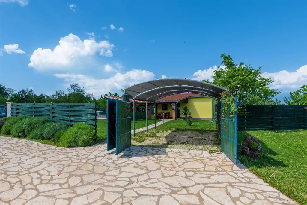 Pet-Friendly House with Private Pool in Pazin