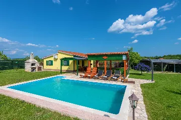 Pet-Friendly House with Private Pool in Pazin