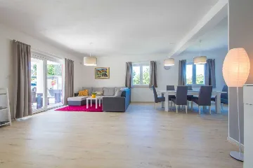 Svetvinčenat House for 6 with Private Pool