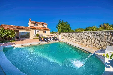 4-Bedroom Villa with Pool in Tomišići