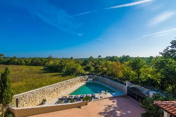 4-Bedroom Villa with Pool in Tomišići