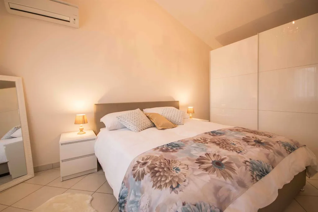 4-Bedroom Villa with Pool in Tomišići