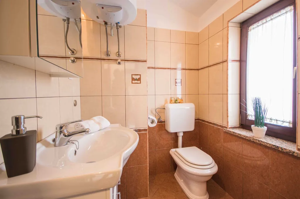 4-Bedroom Villa with Pool in Tomišići