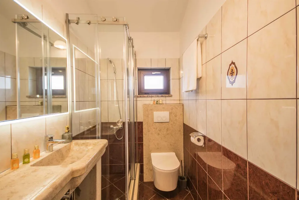4-Bedroom Villa with Pool in Tomišići