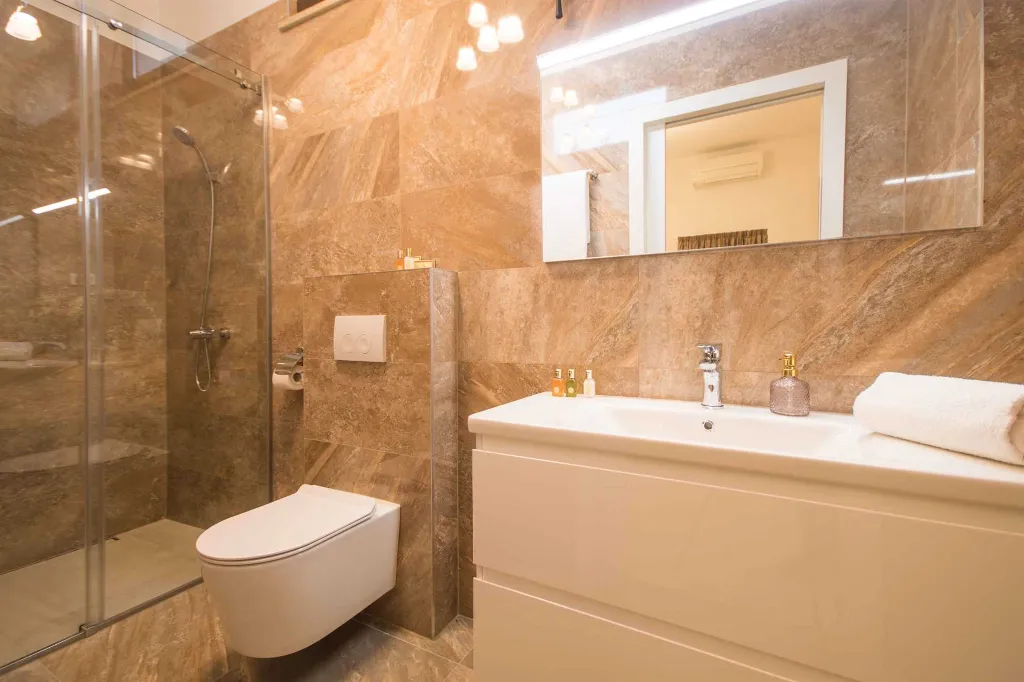 4-Bedroom Villa with Pool in Tomišići